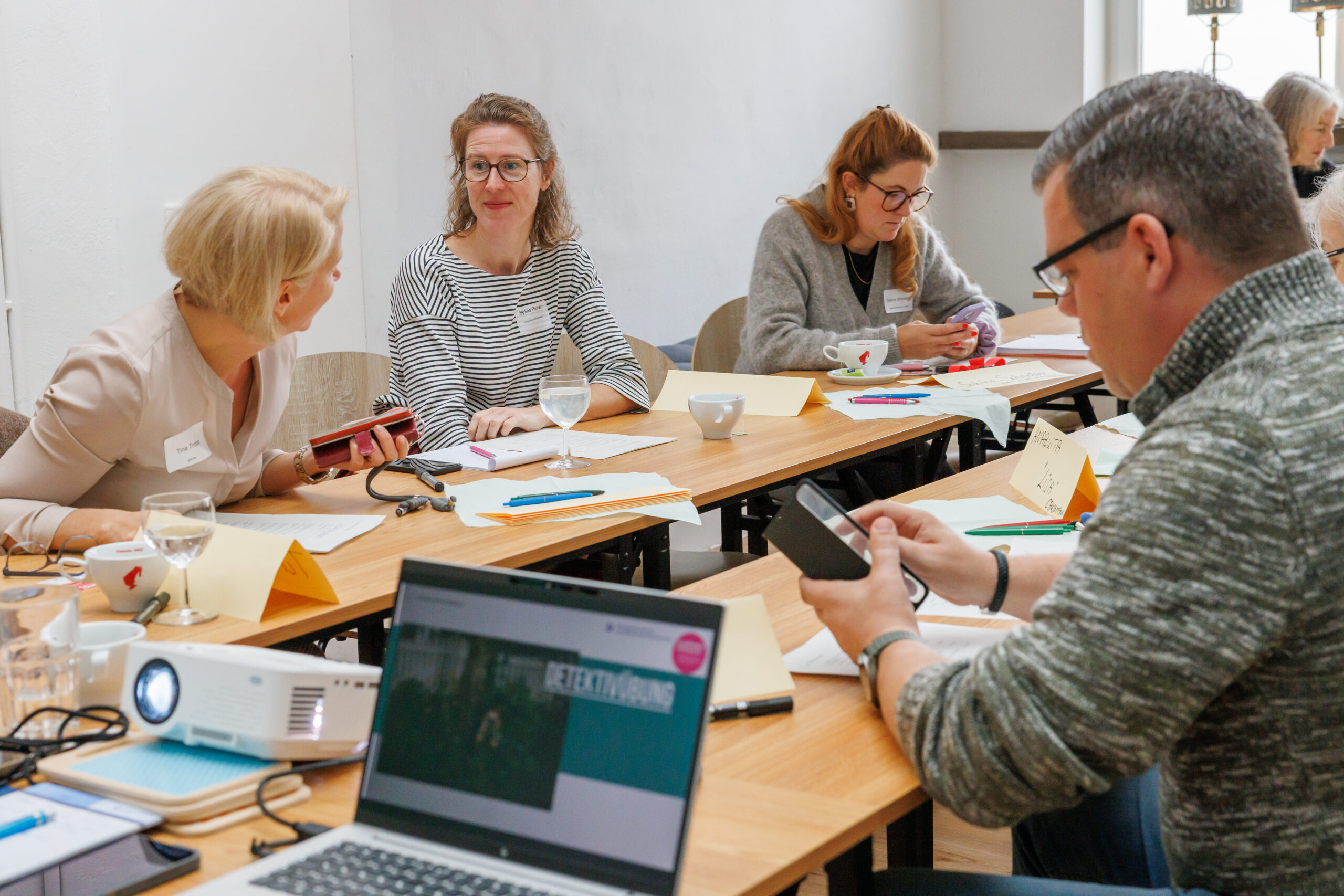 Die Seminarteilnehmer bei der Arbeit